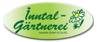Logo mit dem Text Inntal-Gärtnerei, einer Gänseblümchenblüte und einem grünen ovalen Hintergrund, ideal für Gärtnerei und Pflanzen Großhandel.